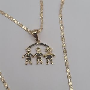 2 boys 1 girl chain gold plated no fade